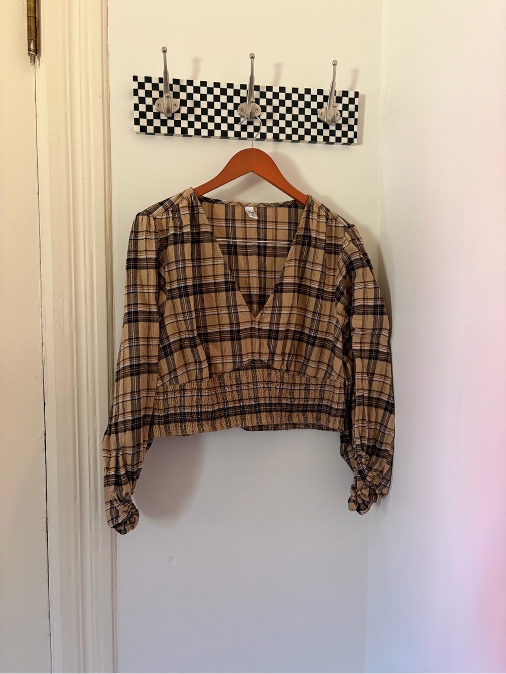 Plaid V-Neck Long Sleeve Cropped Top